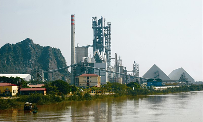 Former leader of Vietnam’s top cement firm stripped of Party titles