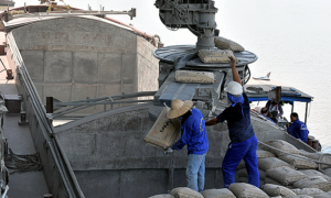 Philippines slaps new tariffs on cement imports from Vietnam